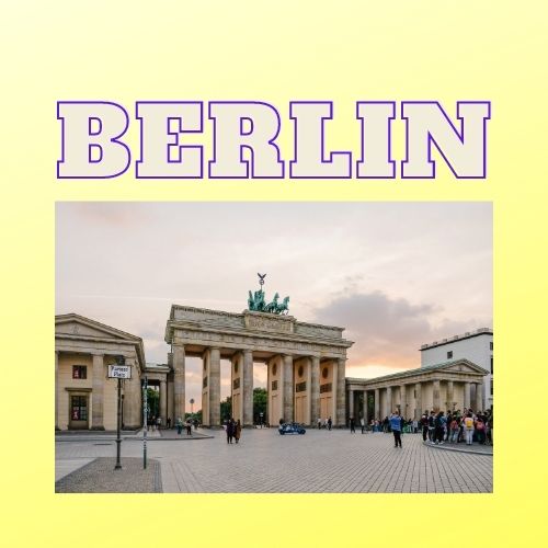 Das Brandenburger Tor ist zu sehen aus der Richtung Pariser Platz.Überschrieben ist das Bild mit Berlin.